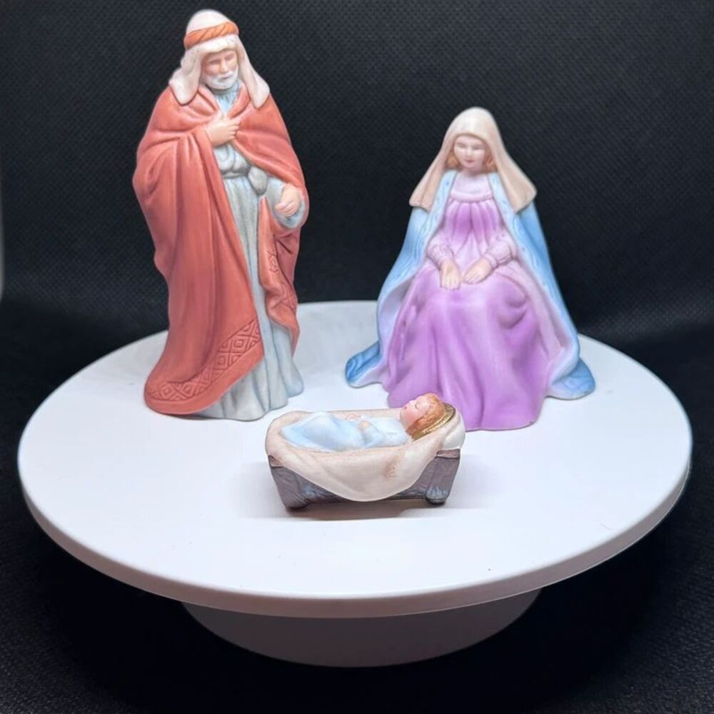 Avon O Holy Night Porcelain Nativity Collection 8-Piece Set Missing Balthazar